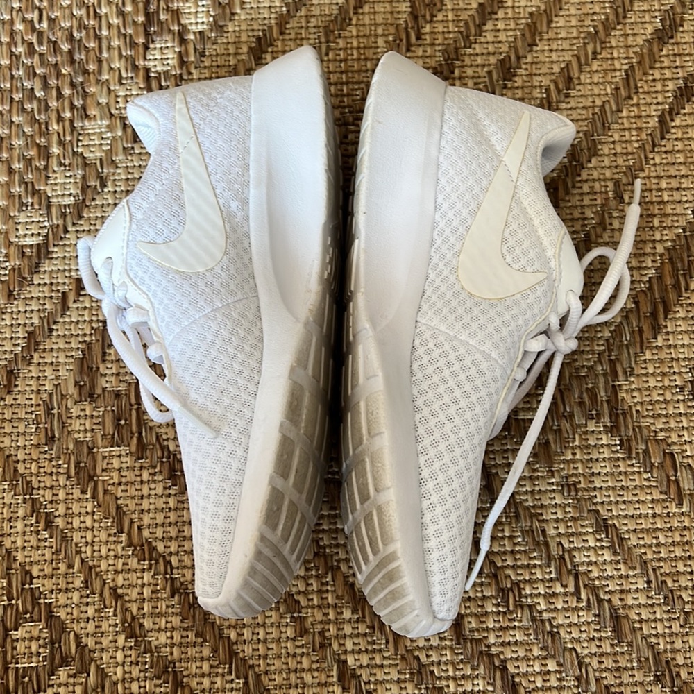 *SOLD* Nike Running Shoe - Picture 3 of 3